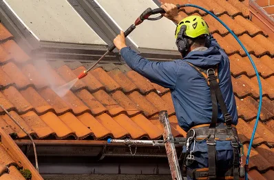 Démoussage et hydrofuge de toiture à Attignat-Oncin